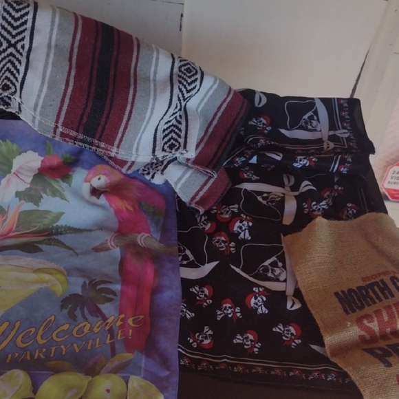 Colorful Parrot and Pirate Themed Items (5) - Picture 1 of 5